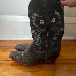 Floral Embroidered Cowboy Boots